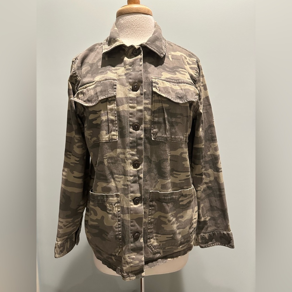 Sanctuary Anthropologie Camo Button up long sleeve shirt jacket size XLarge